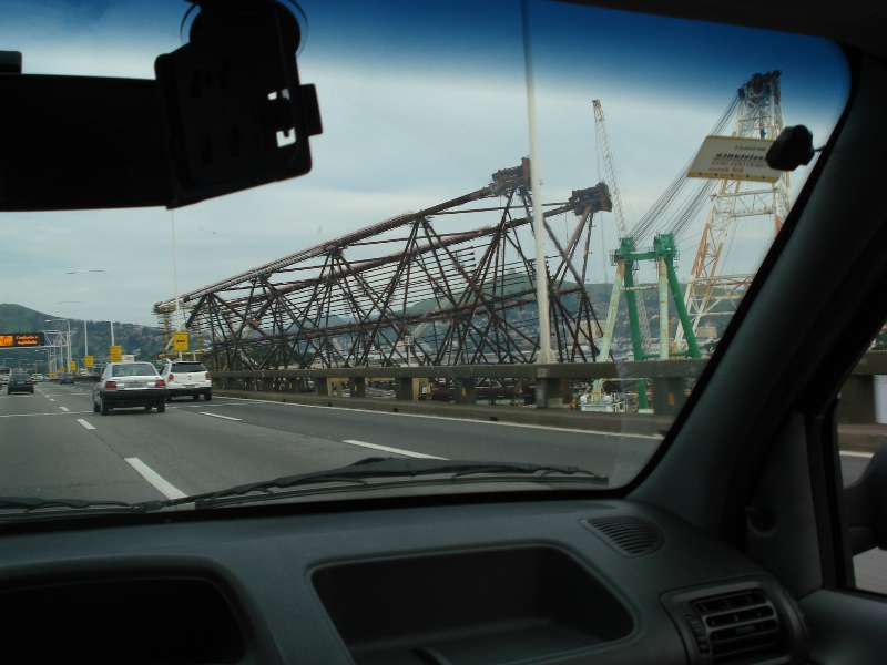 Olha o tamanho da criança: Isso é do projeto Mexilhão, da Petrobrás.